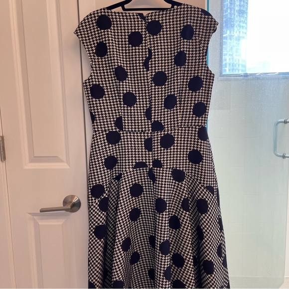 Carolina Herrera Dress - Picture 4 of 9